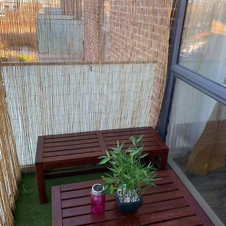 Lovely 1-Bed Serviced Apartment With Free Parking West Thurrock Esterno foto