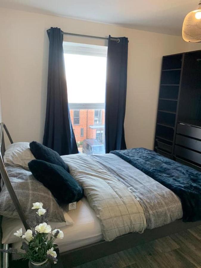 Lovely 1-Bed Serviced Apartment With Free Parking West Thurrock Esterno foto